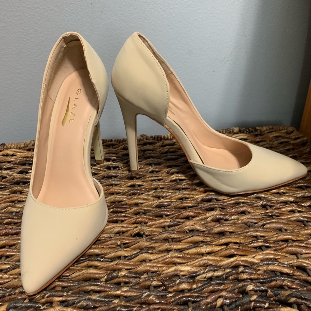 Pumps - Picture 2 of 3